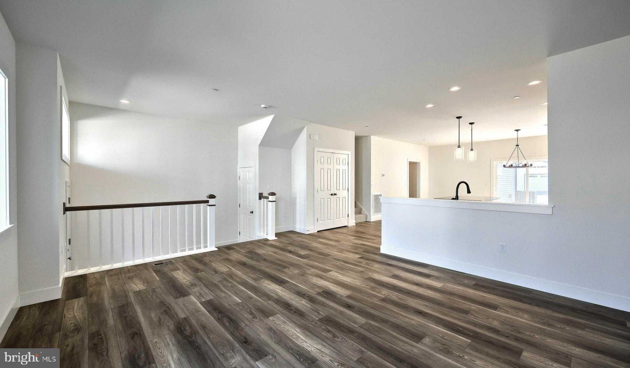 110 Madison Dr photo 7