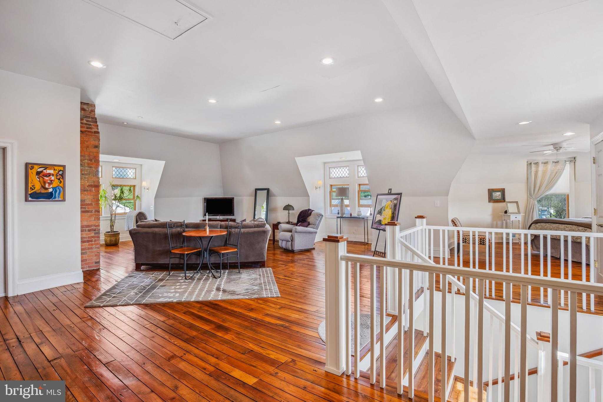 301 Meyers Ave photo 39