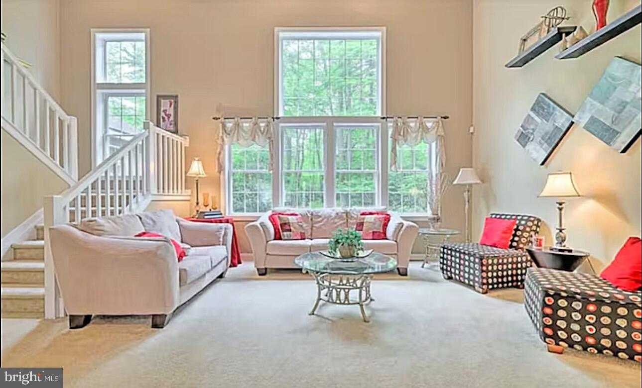 554 Pinecrest Dr photo 9