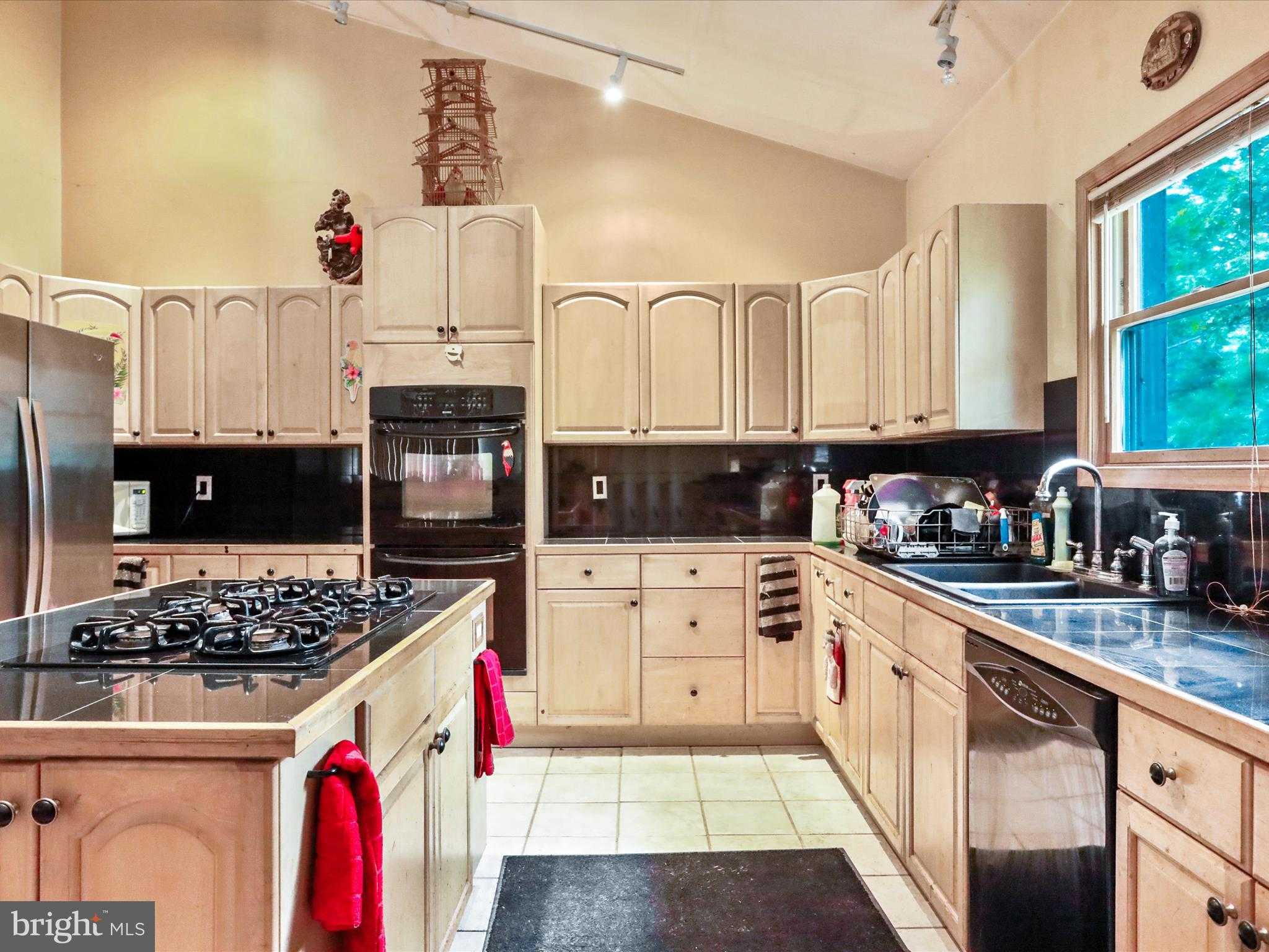 525 Rolling Rock Rd photo 2