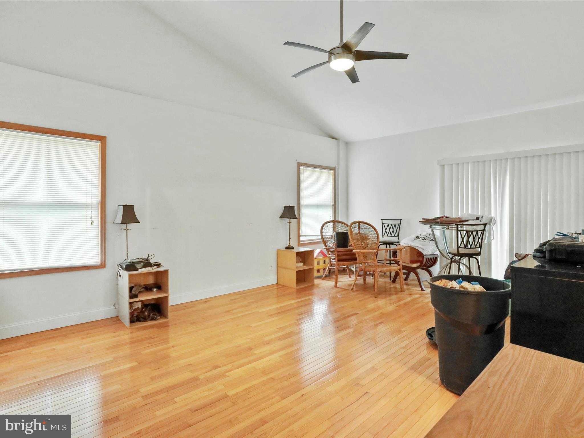 525 Rolling Rock Rd photo 29