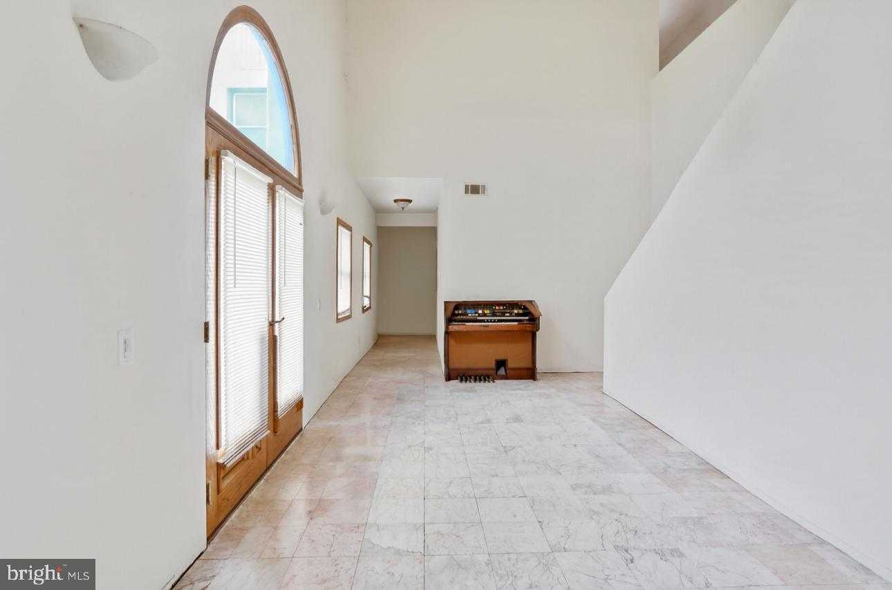 525 Rolling Rock Rd photo 9