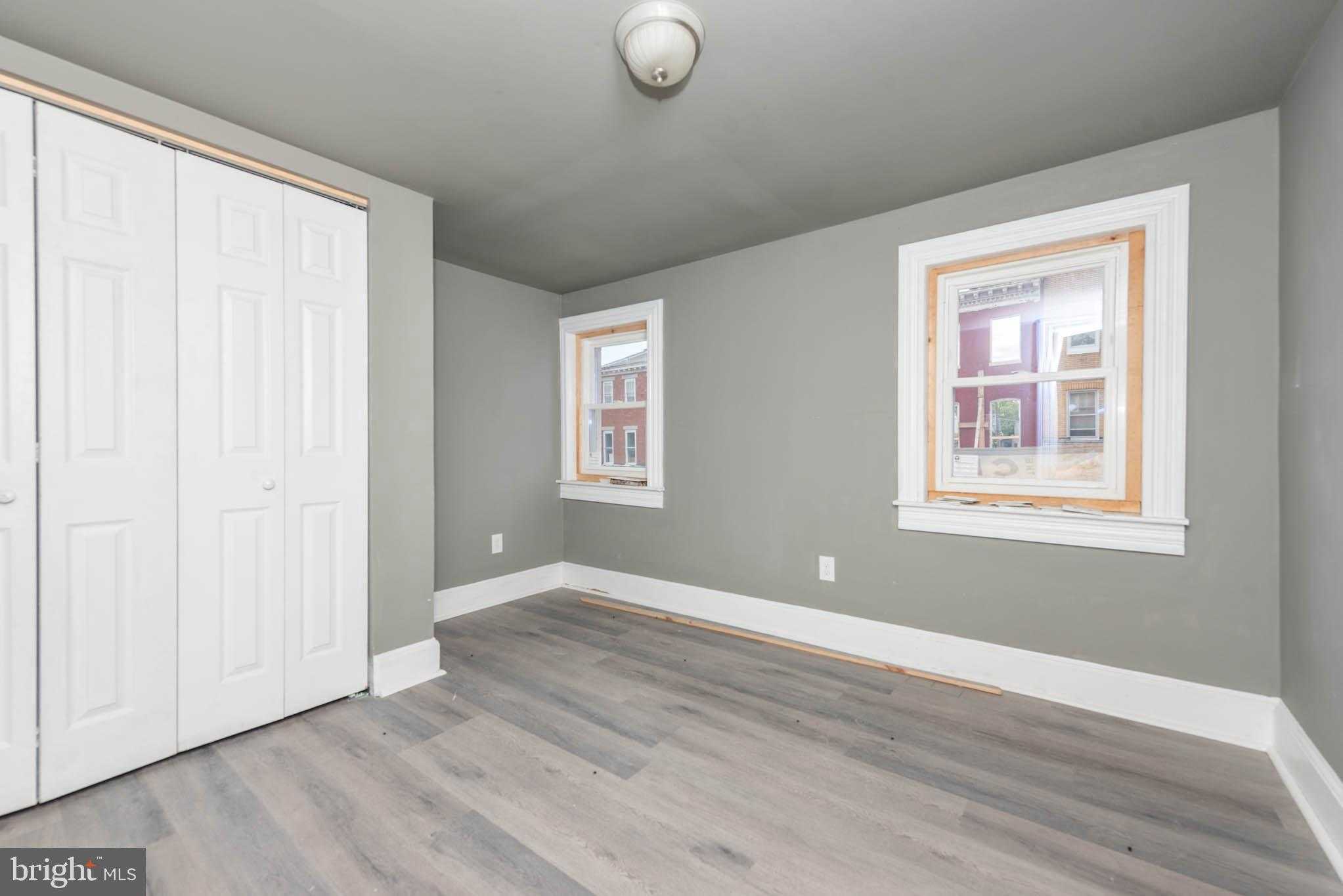 1412 W Baltimore St photo 8