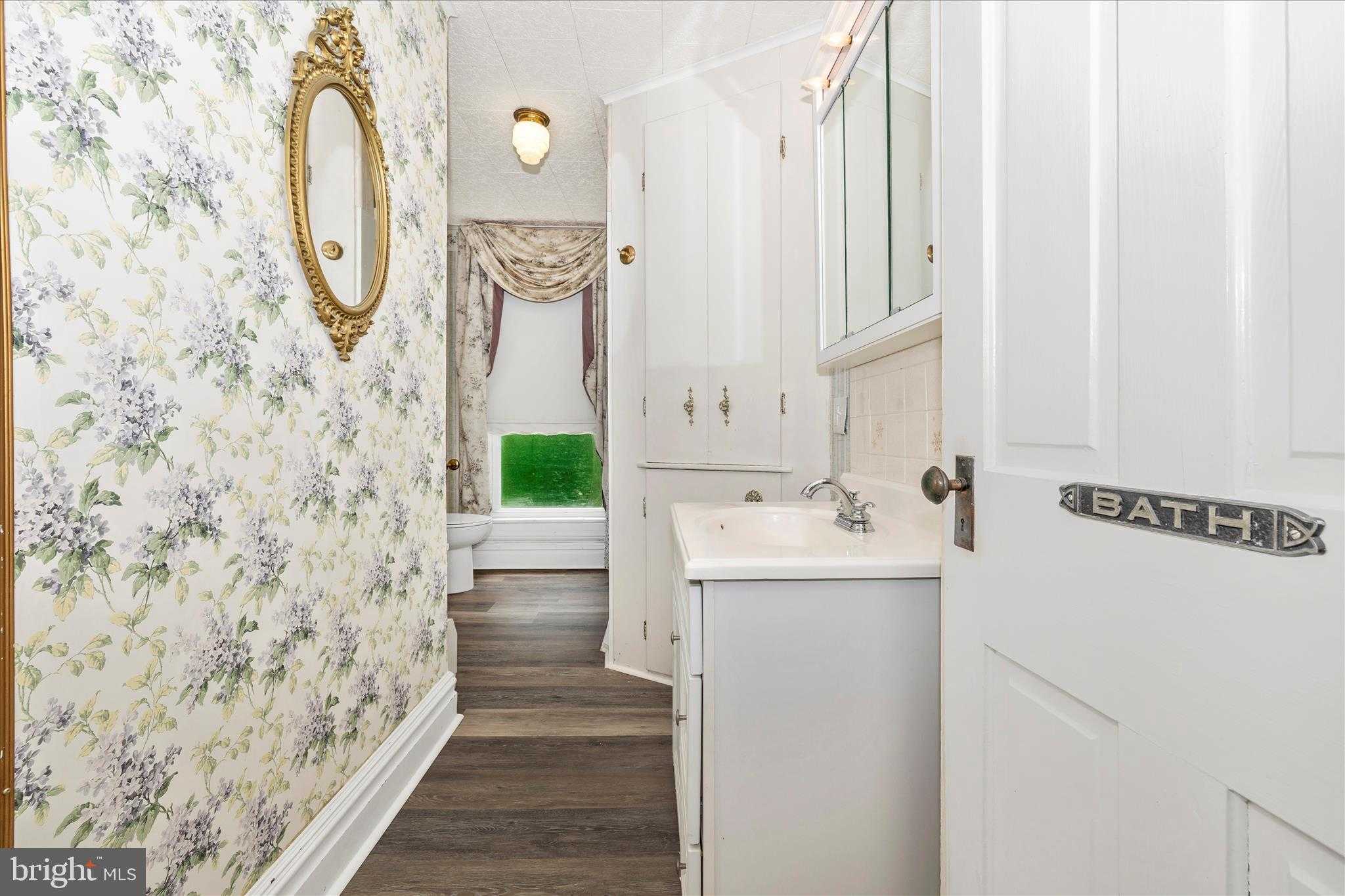 2027 Lincoln Way E photo 31