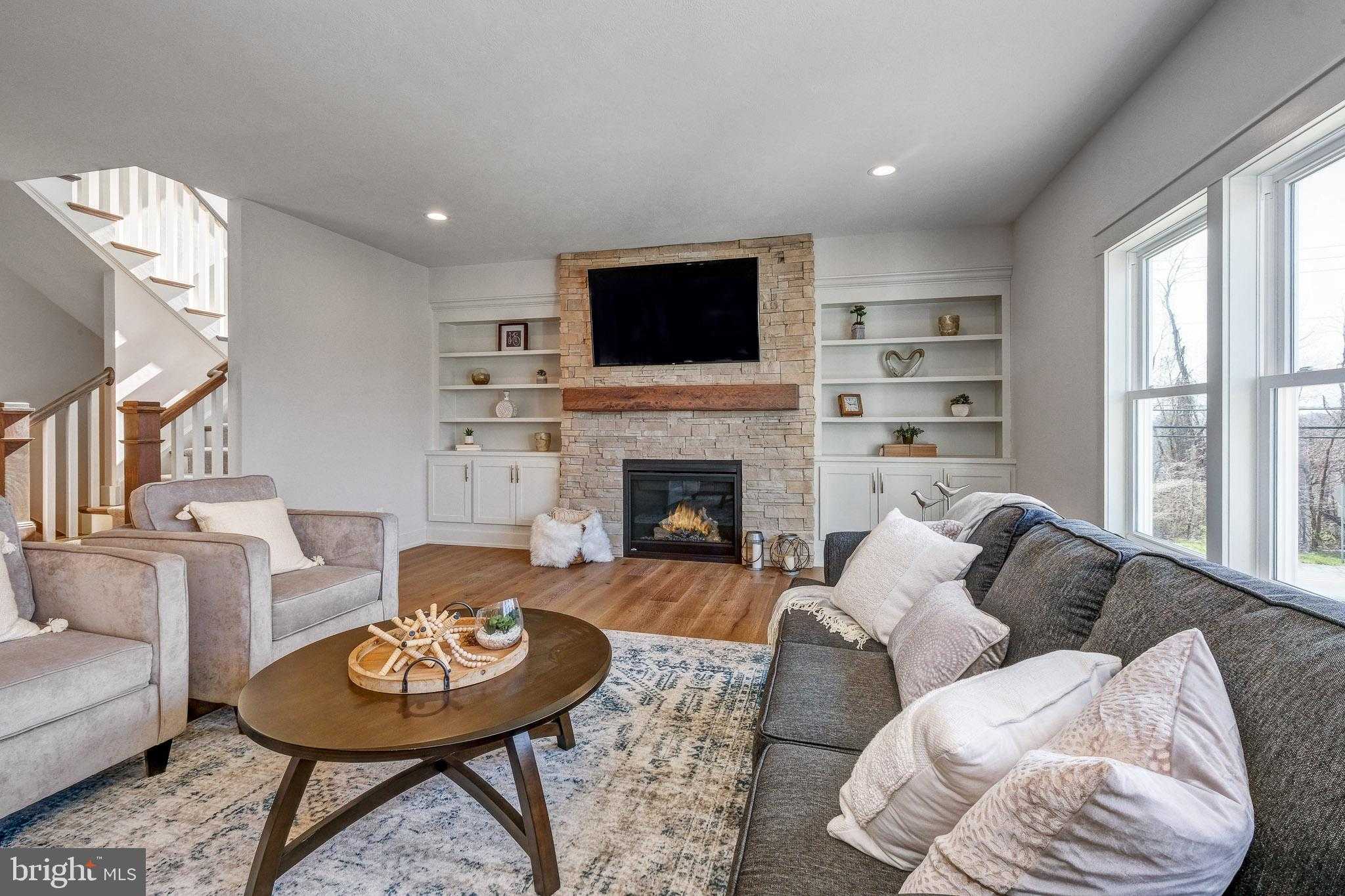 105 Eagle Dr photo 5