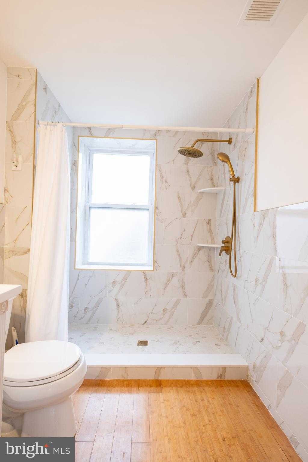 930 League St photo 14