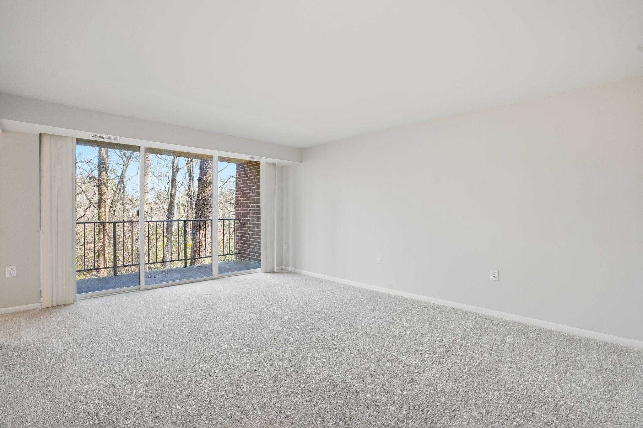 1552 Northgate Sq # 12b photo 2