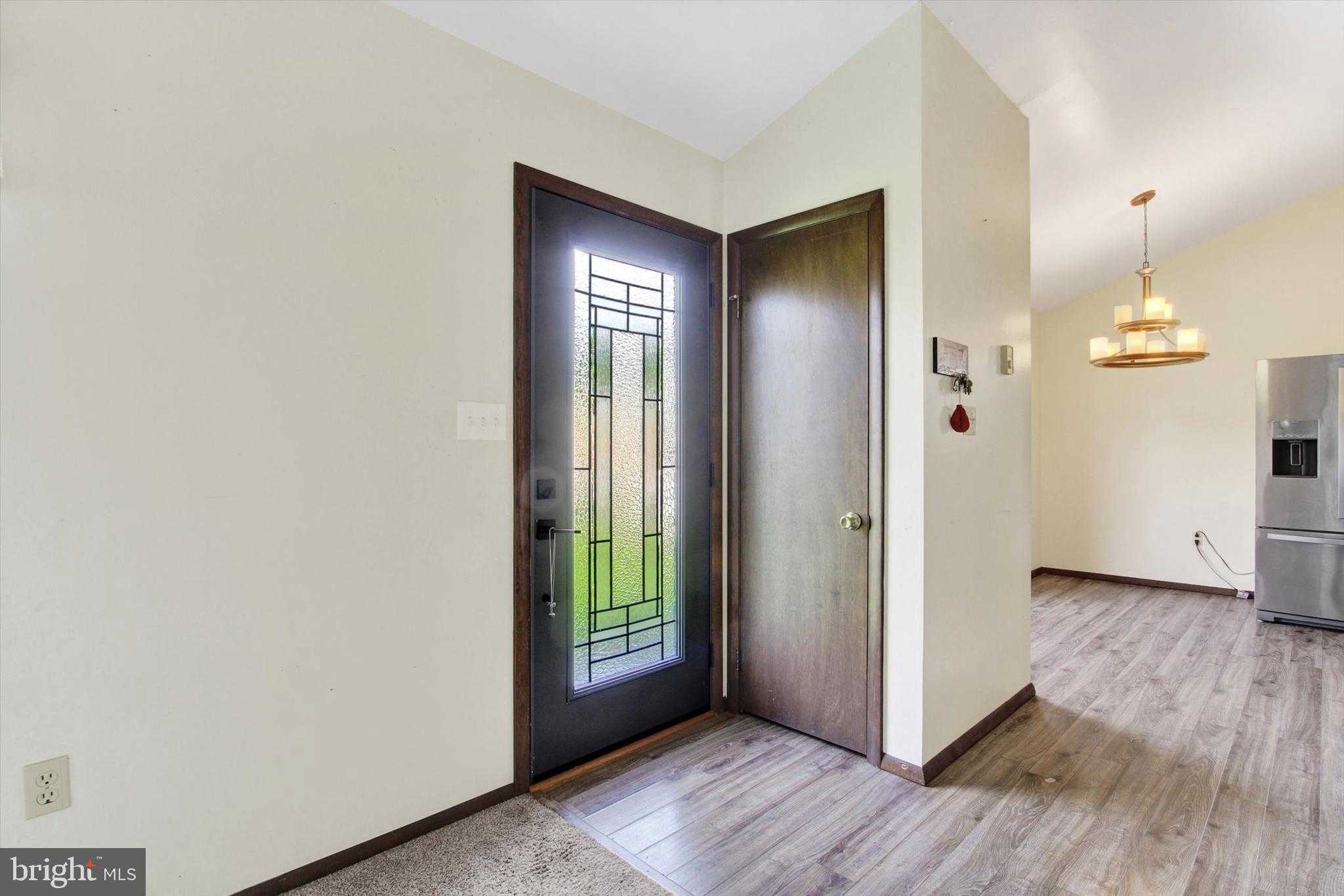 298 Lake Meade Dr photo 2