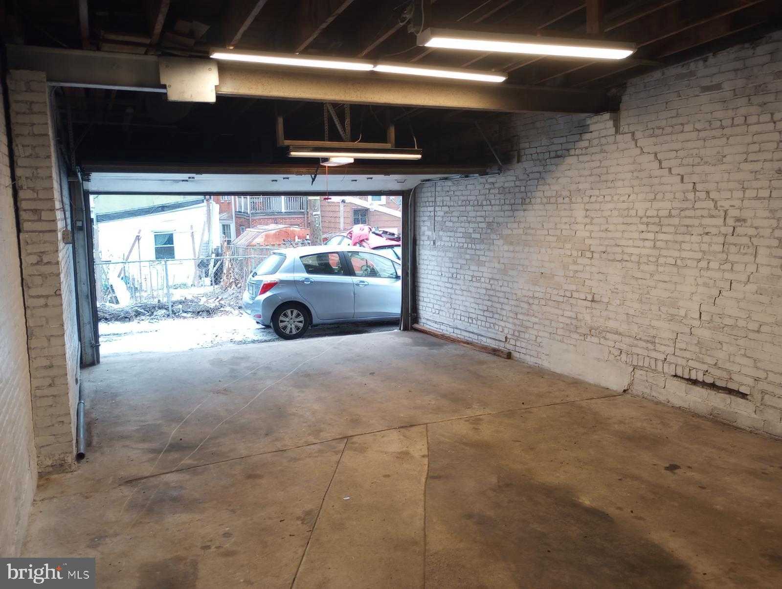 330 Locust St photo 2