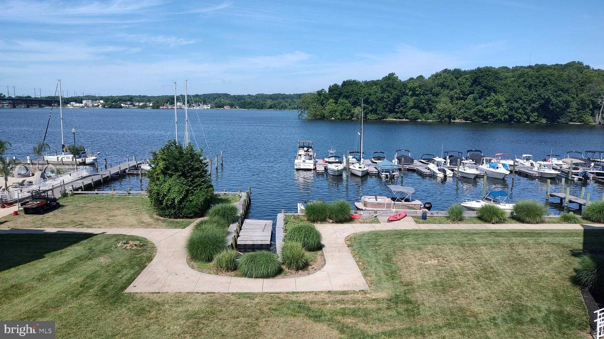 33 Owens Landing CT Apt A photo 3