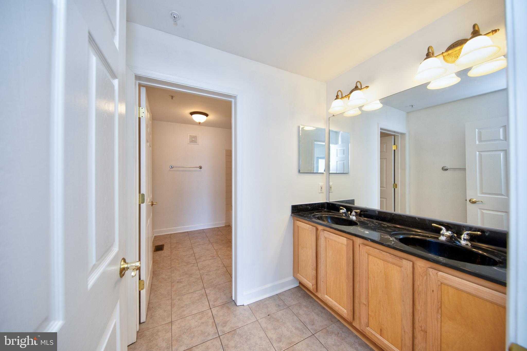 33 Owens Landing CT Apt A photo 44