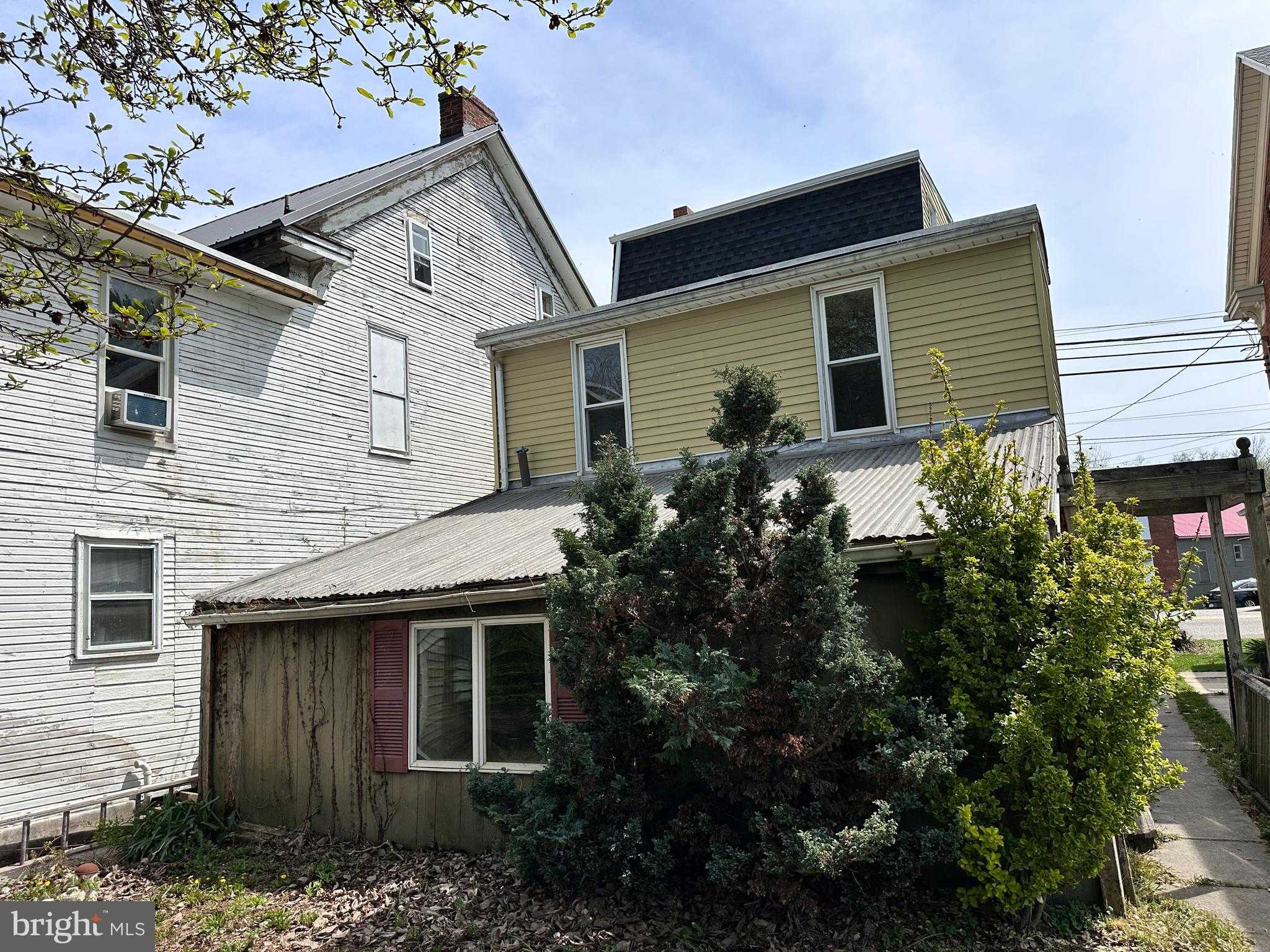 5247 Lincoln Hwy W photo 3