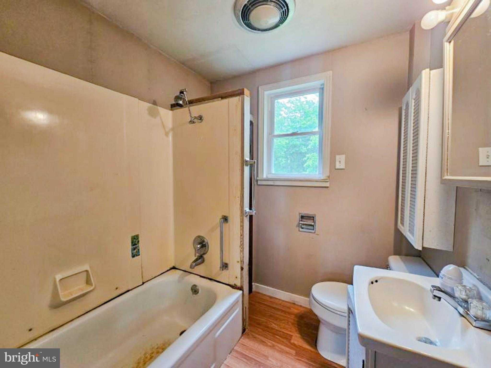 197 Coates Way photo 18