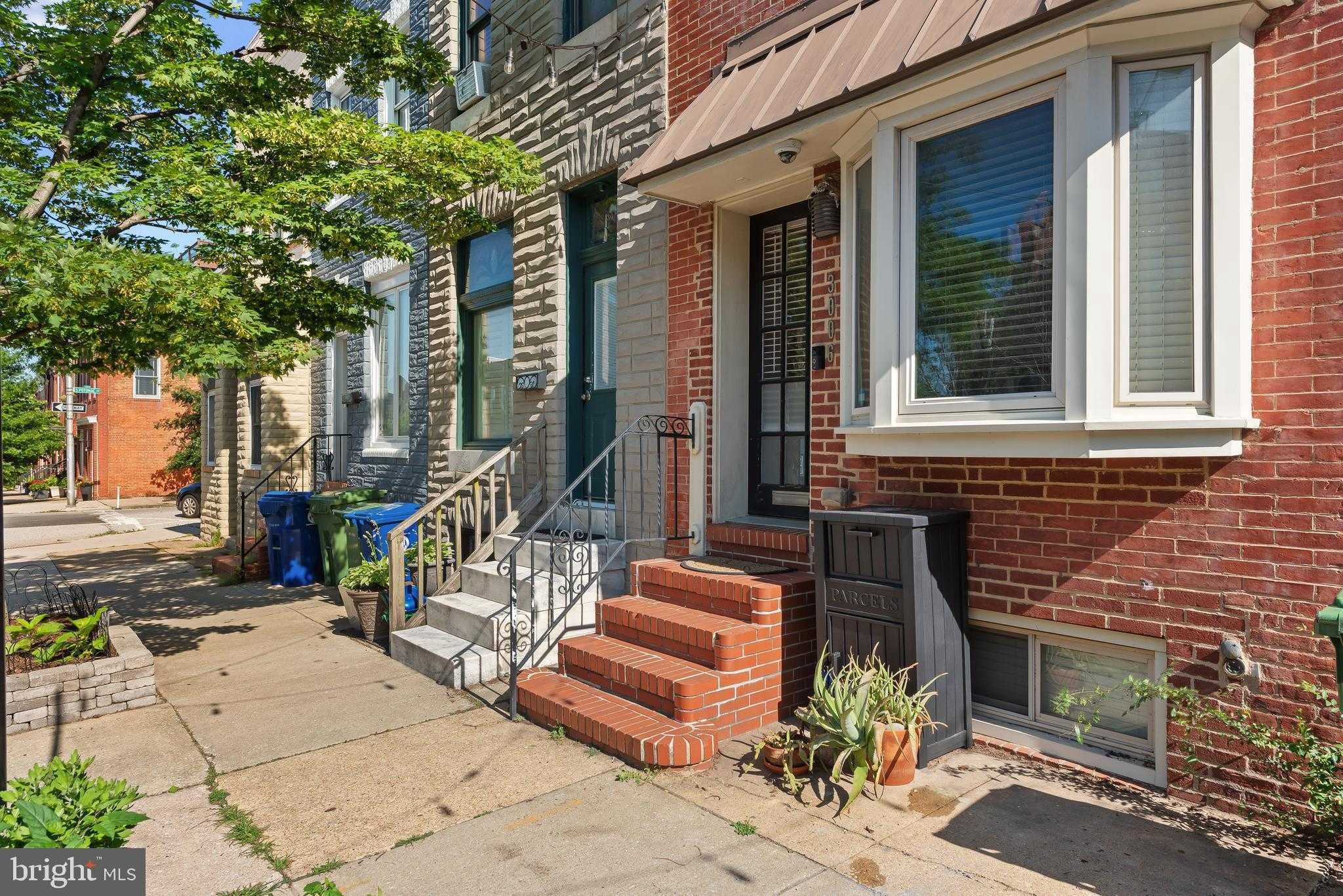 3006 Dillon St photo 2