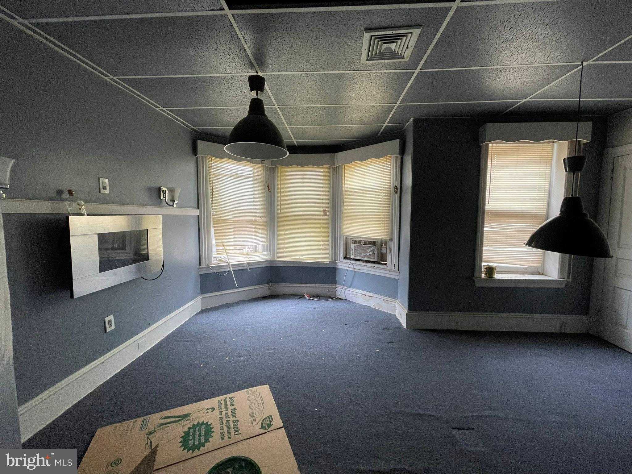 5809 Chew Ave photo 3