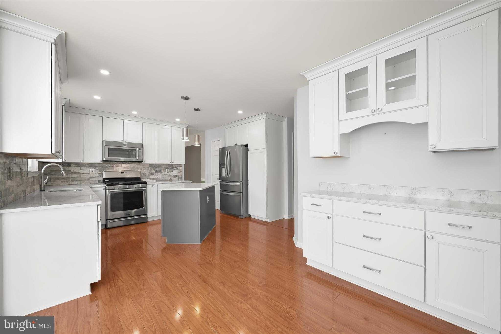 7341 Norris Ave photo 6