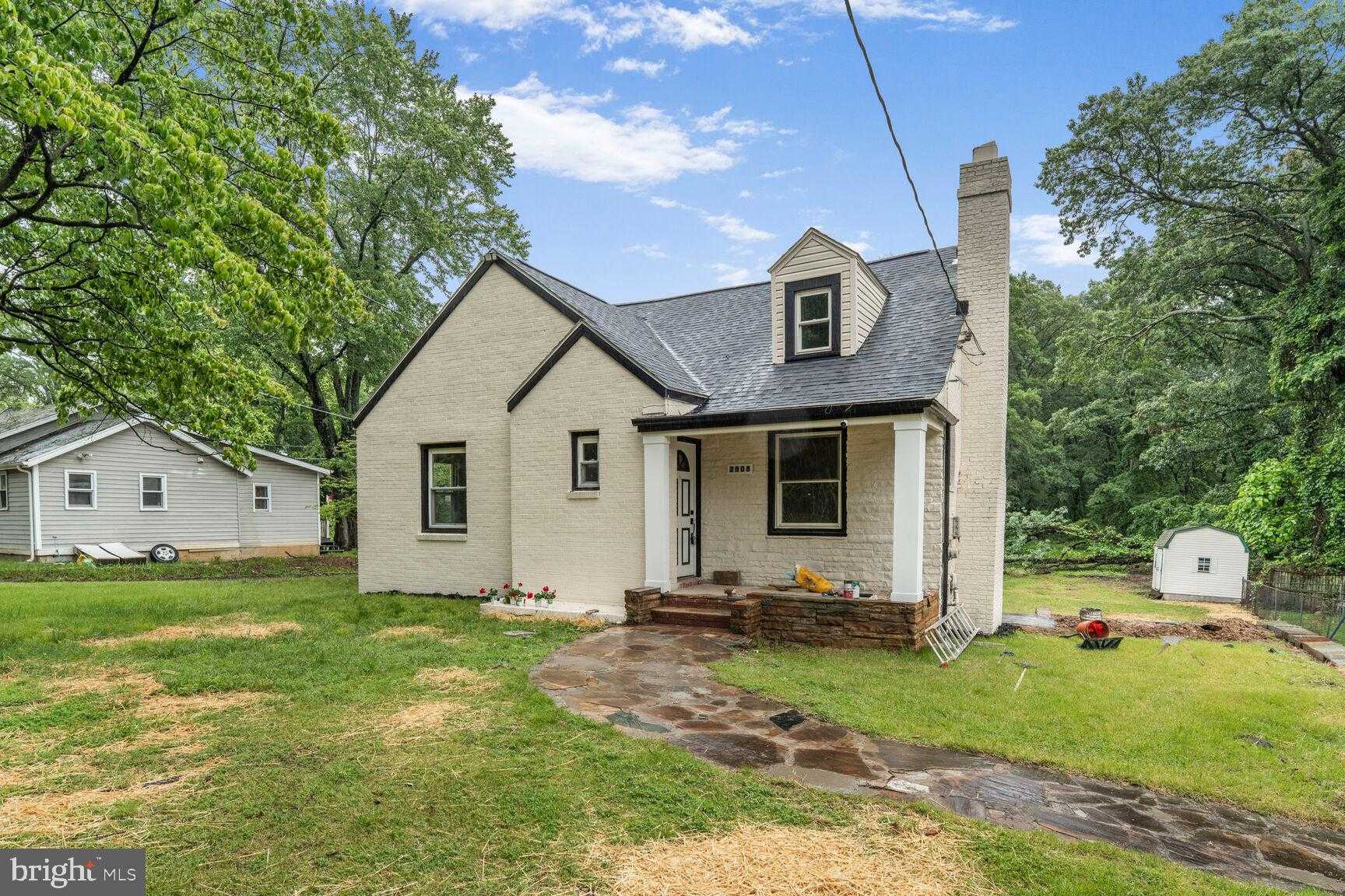 2908 Parkland Dr photo 2