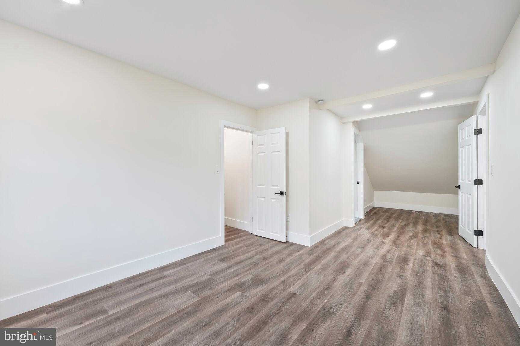 2908 Parkland Dr photo 9