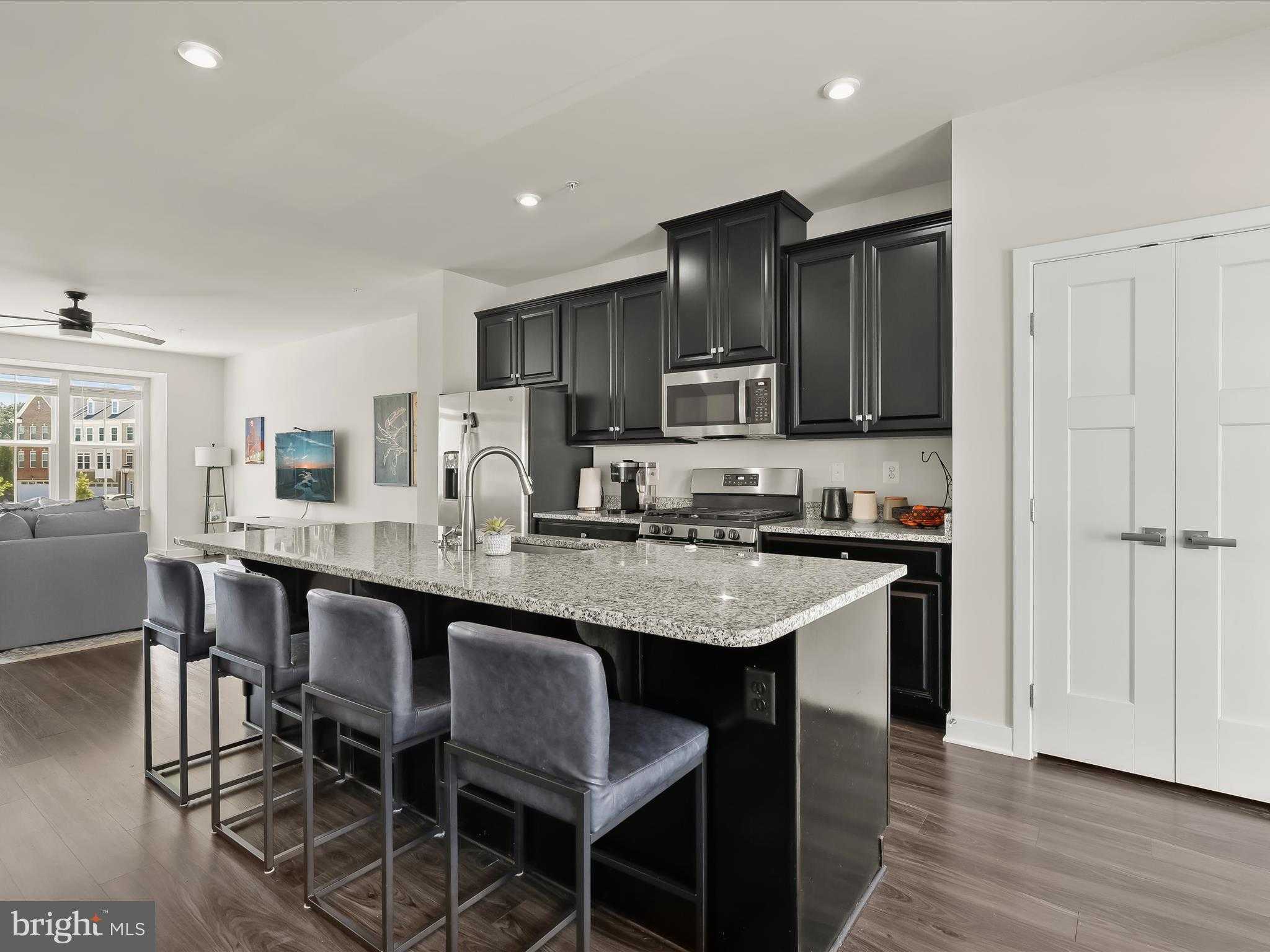 302 Bevington St photo 13