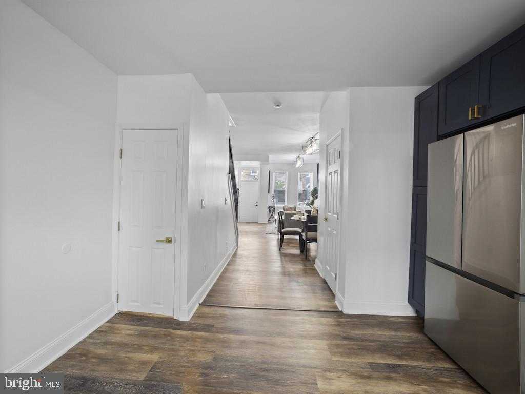 1817 Clifton Ave photo 15