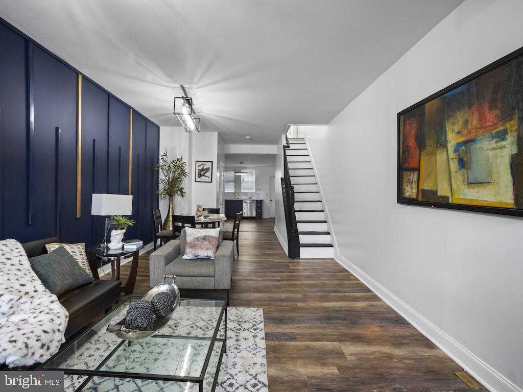 1817 Clifton Ave photo 4