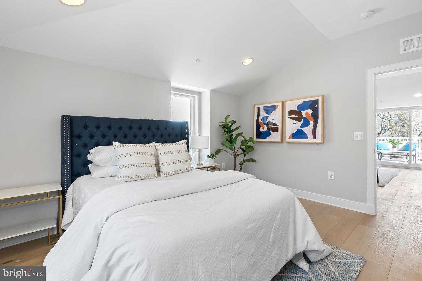 10302 Grosvenor Pl photo 32