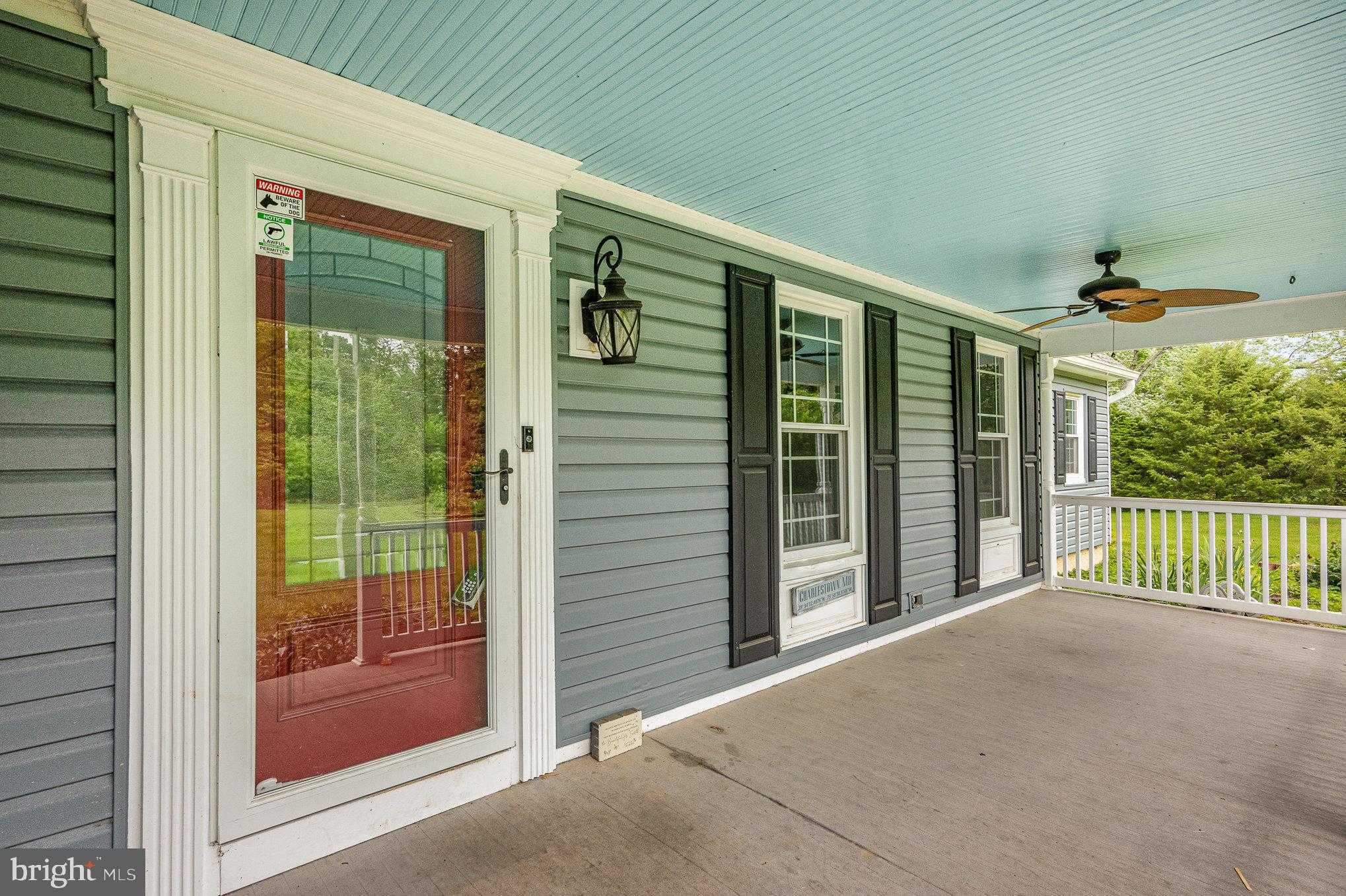 572 Baltimore St photo 2