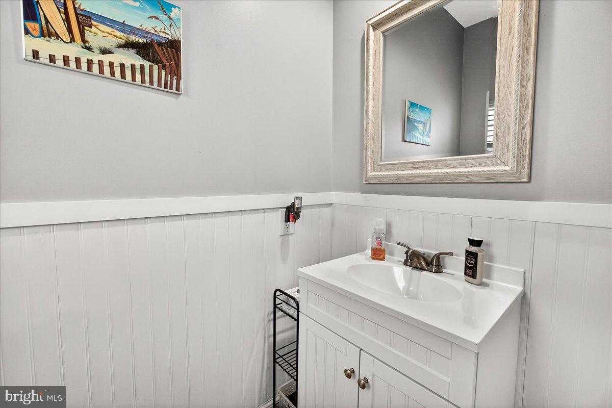 7093 Gresham CT W photo 12