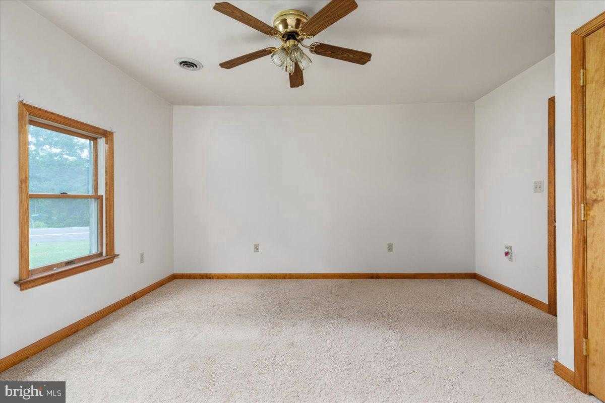 709 Dicks Hollow Rd photo 7