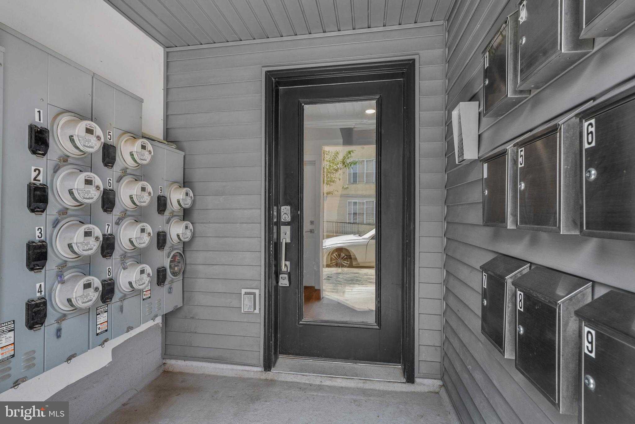 402 N Front St Unit 3 photo 3