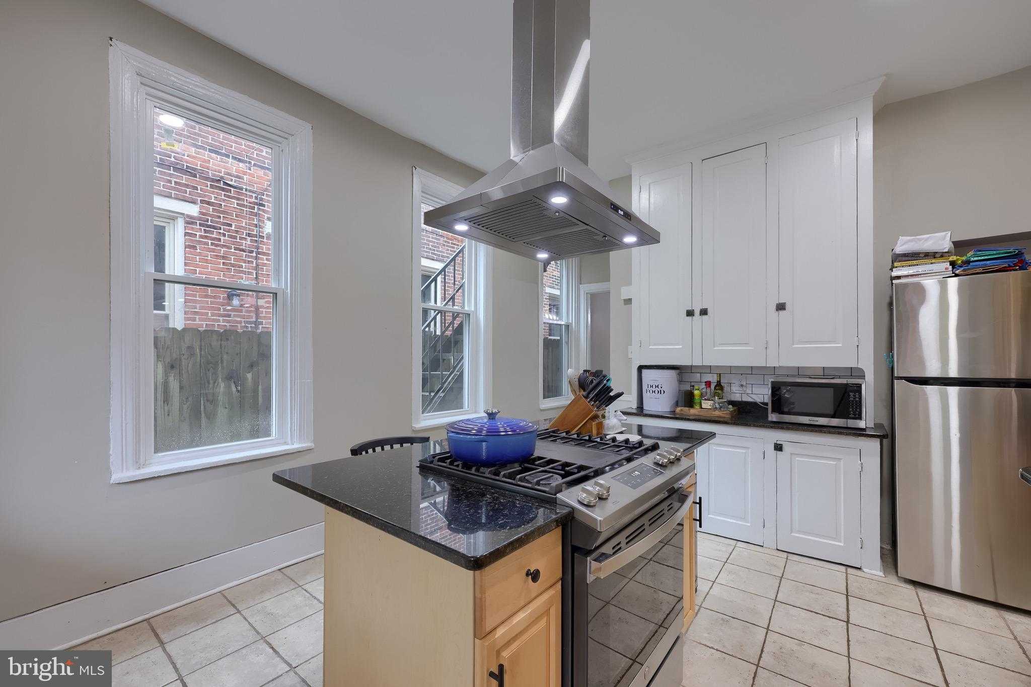 258 Herr St photo 18