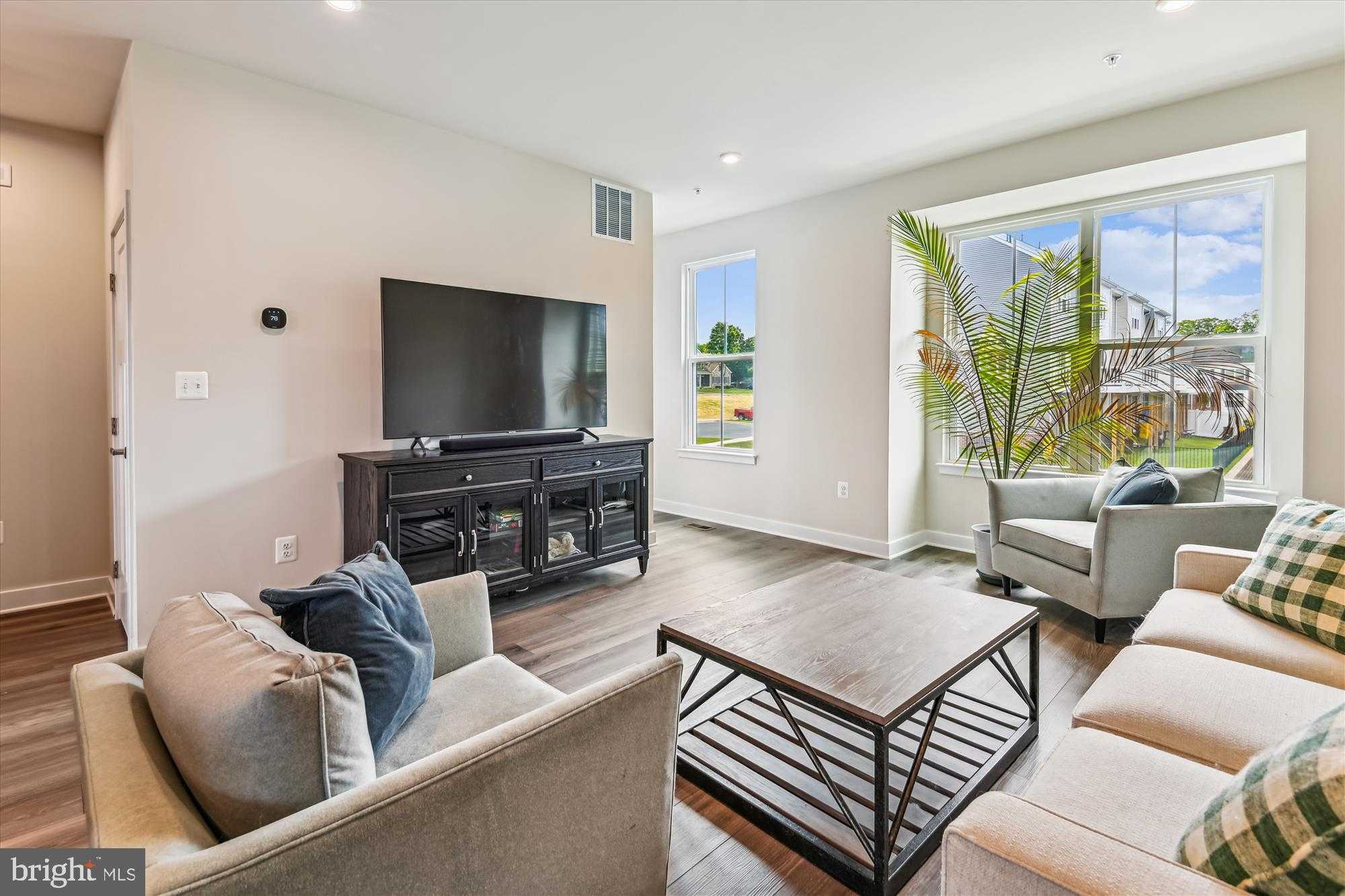 155 Woodgate Cir photo 22