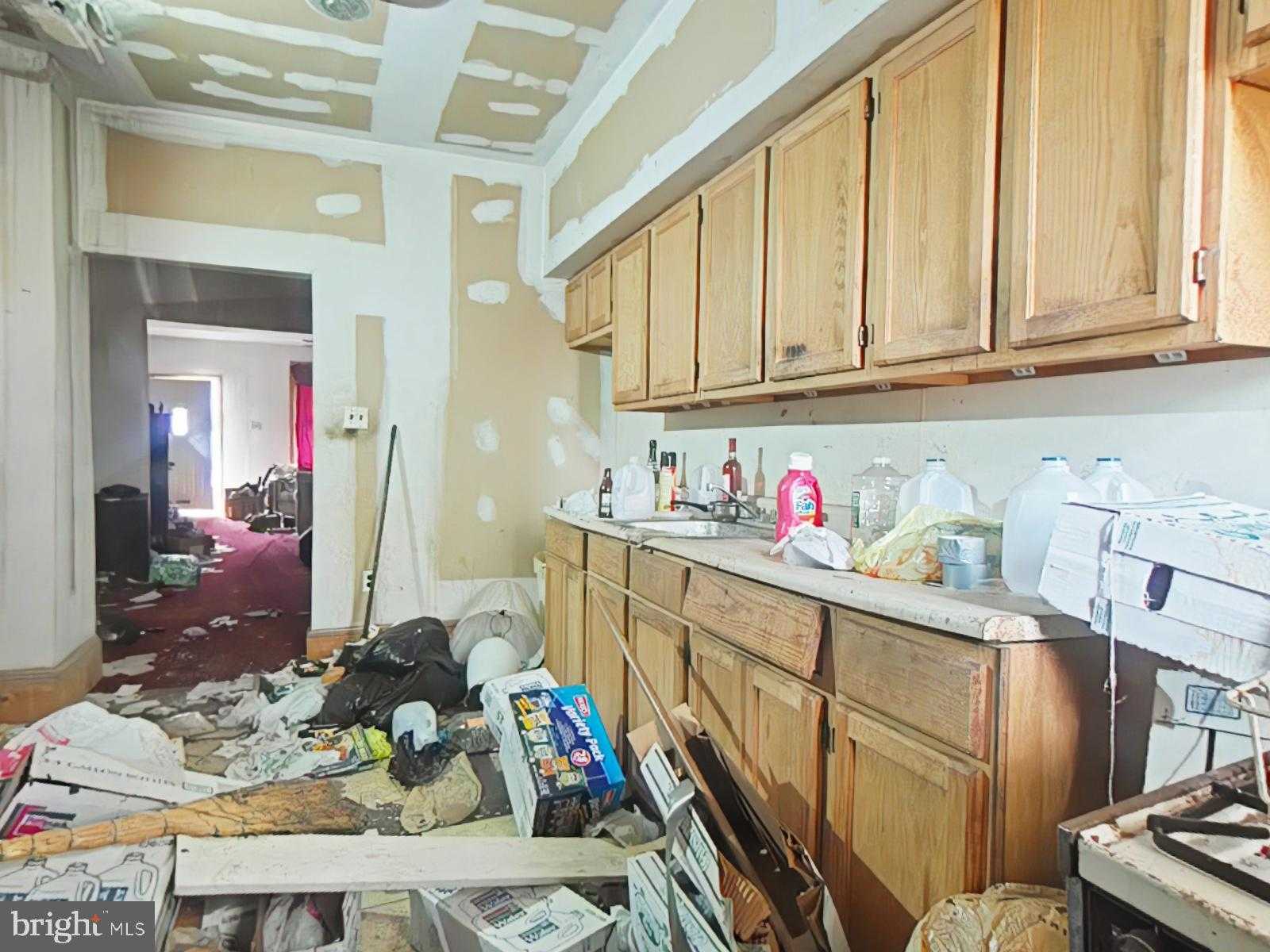 324 N Horton St photo 9