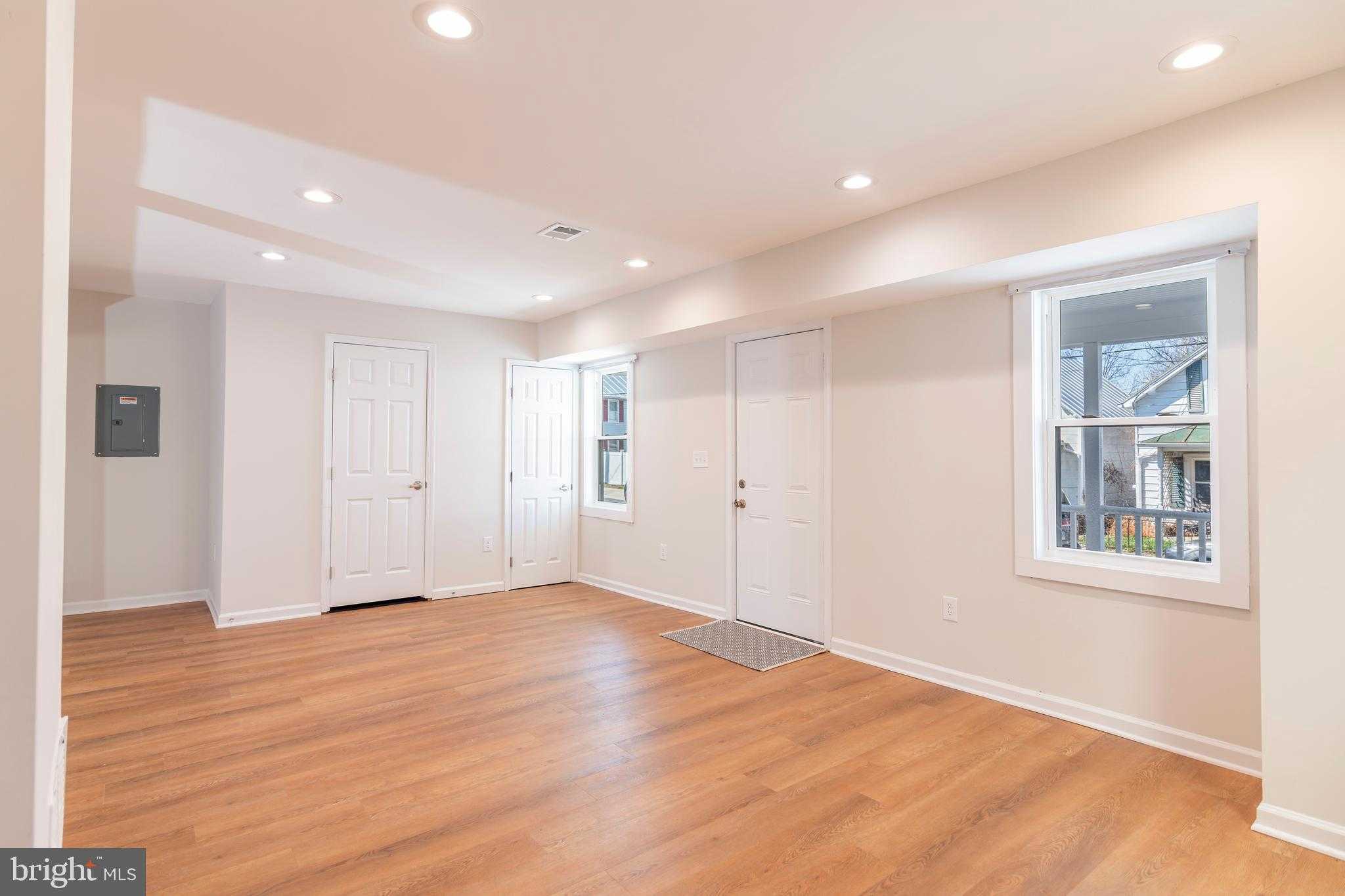 1004 S Cameron St photo 8