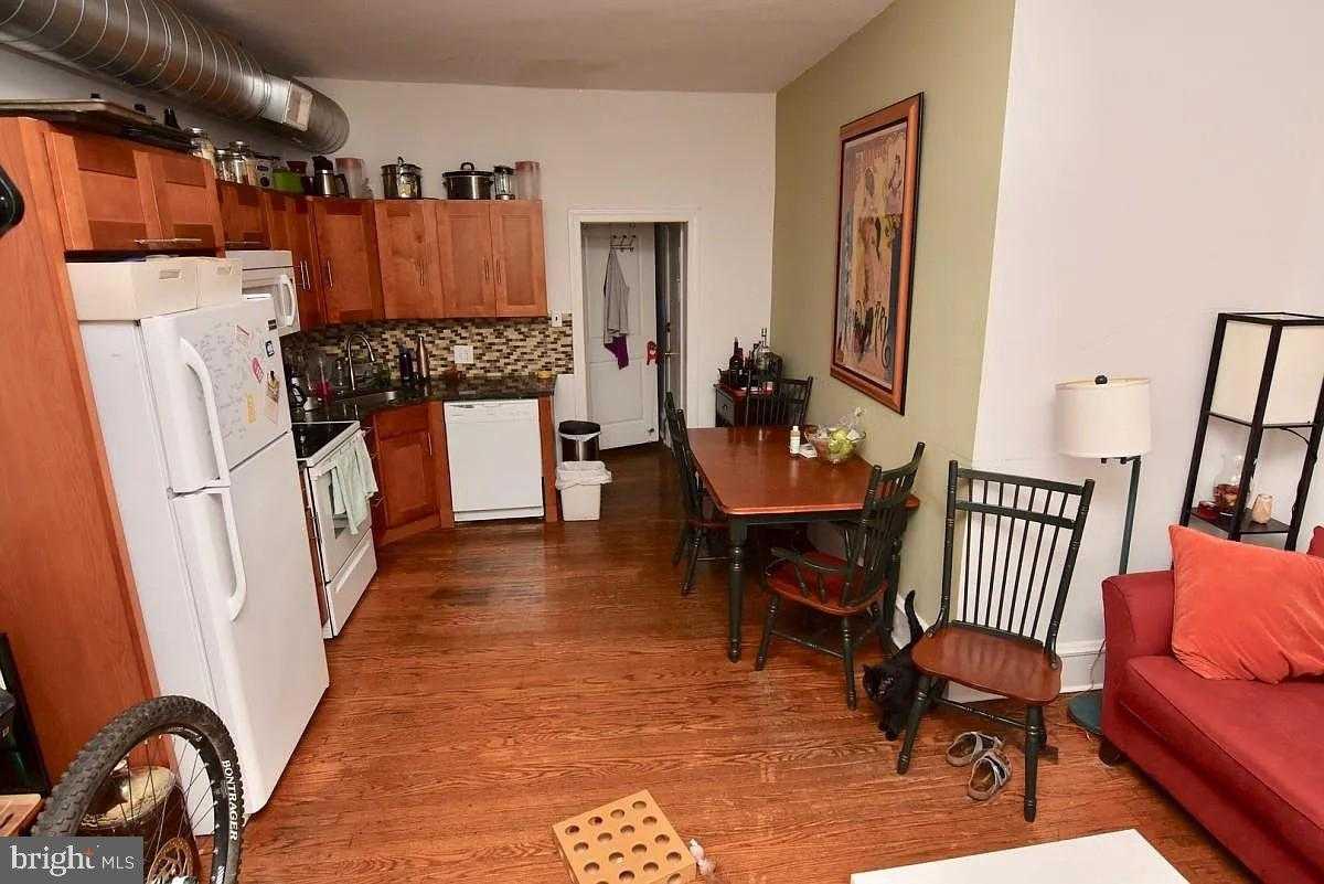 211 S 45th St photo 2