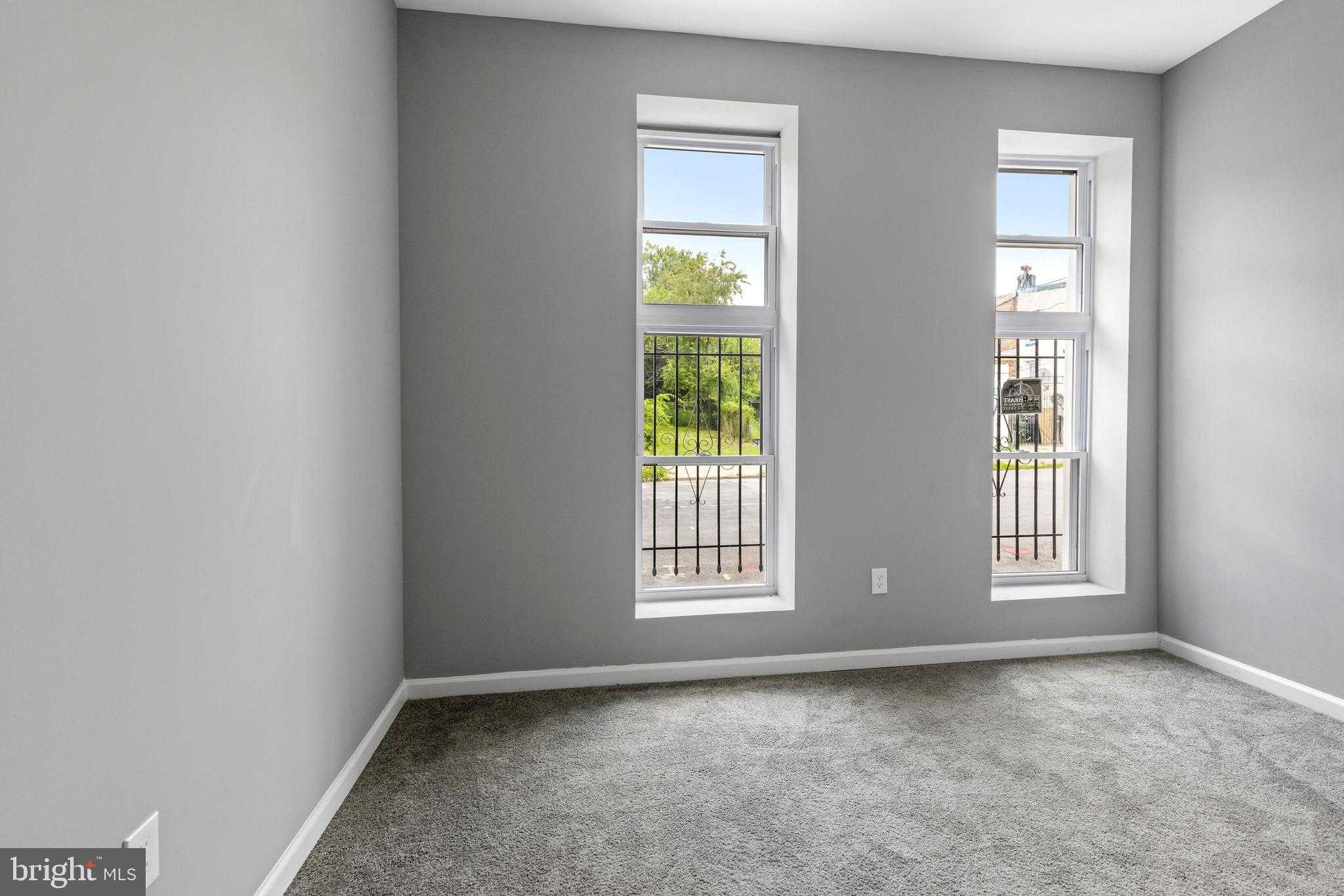 1809 W Lombard St photo 4