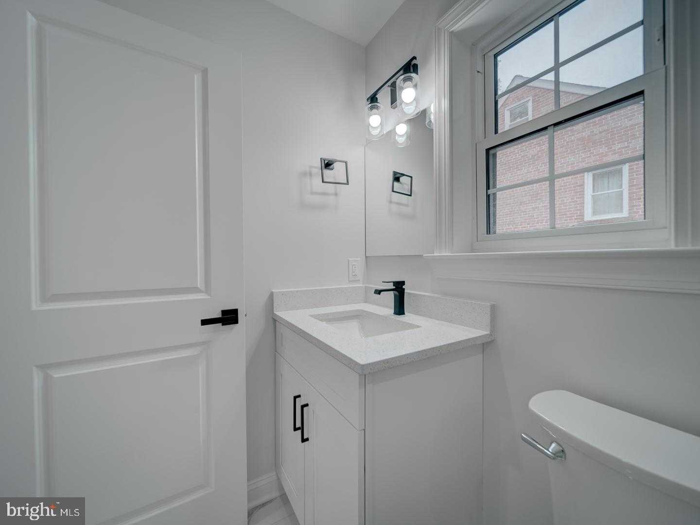 3912 Livingston St photo 64