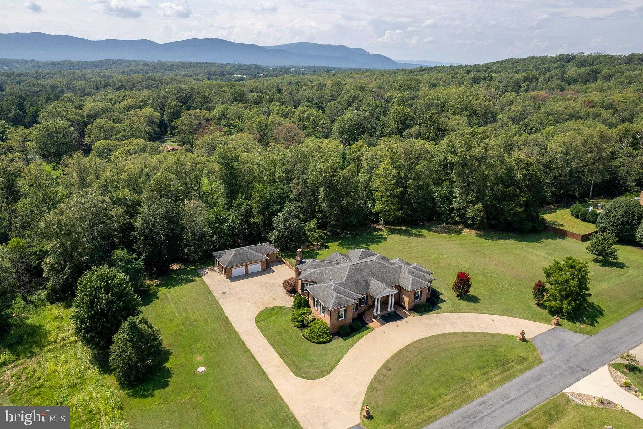 177 Hatcher Dr, Front Royal