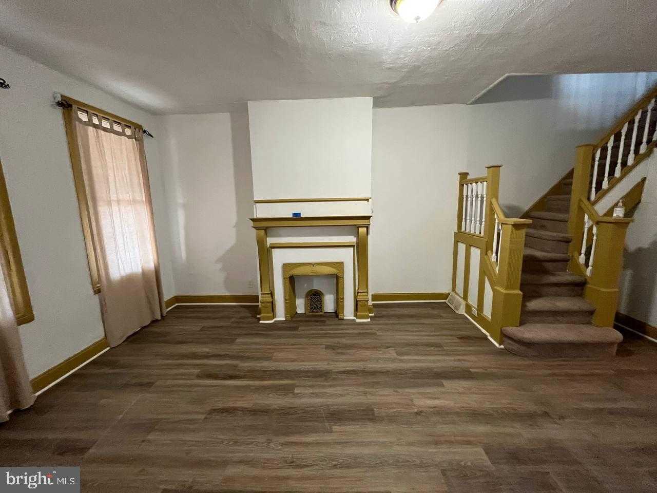 706 W Butler St photo 15