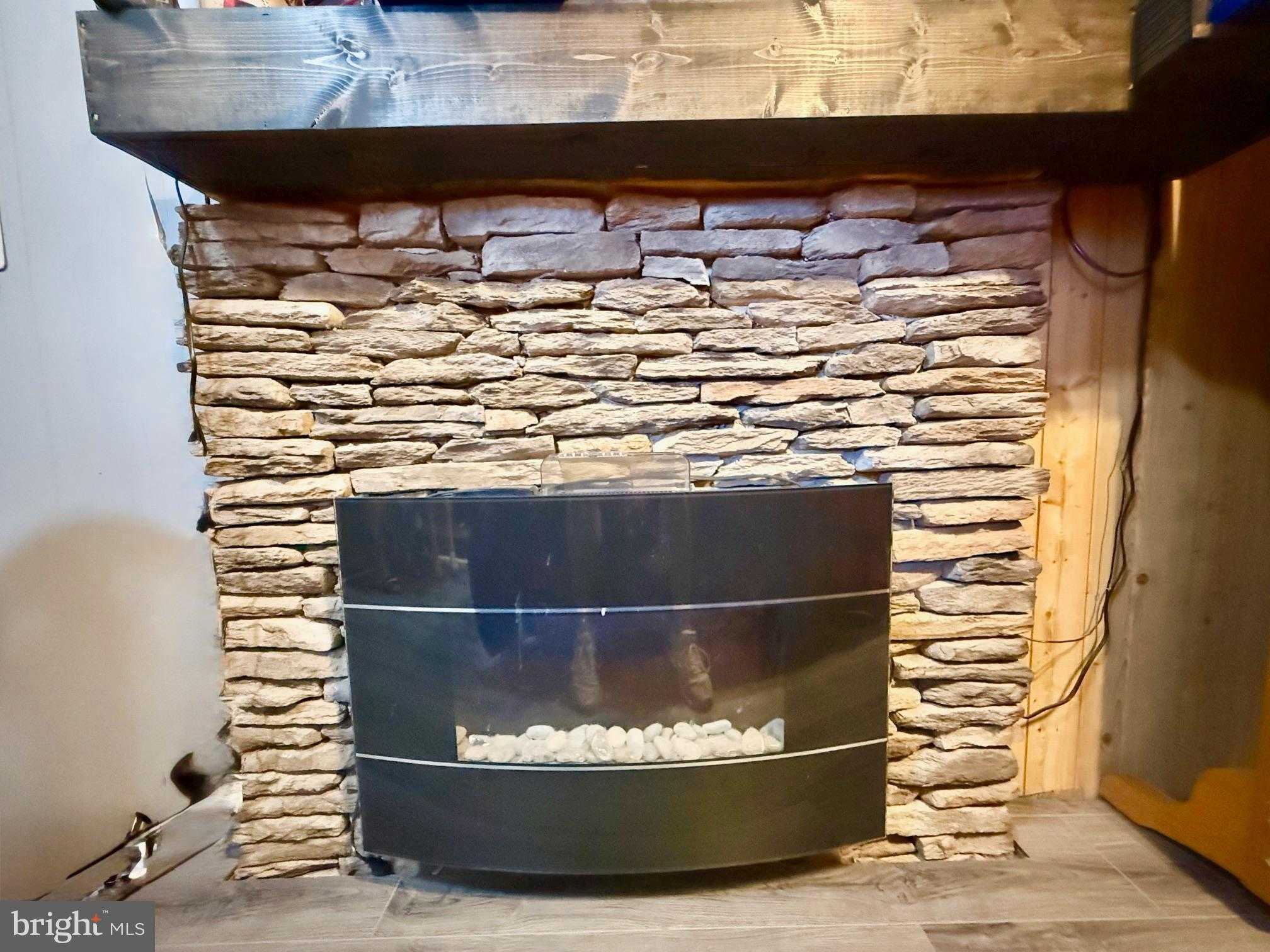 22 Mountain View St photo 20