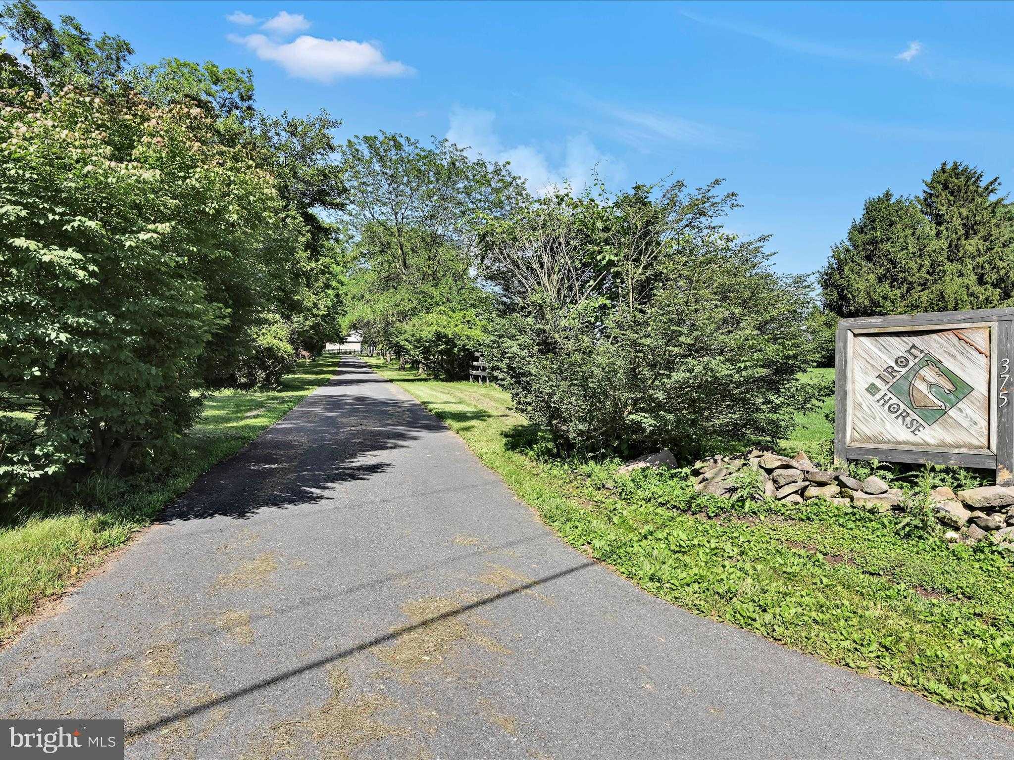 375 Mount Zion Rd photo 2