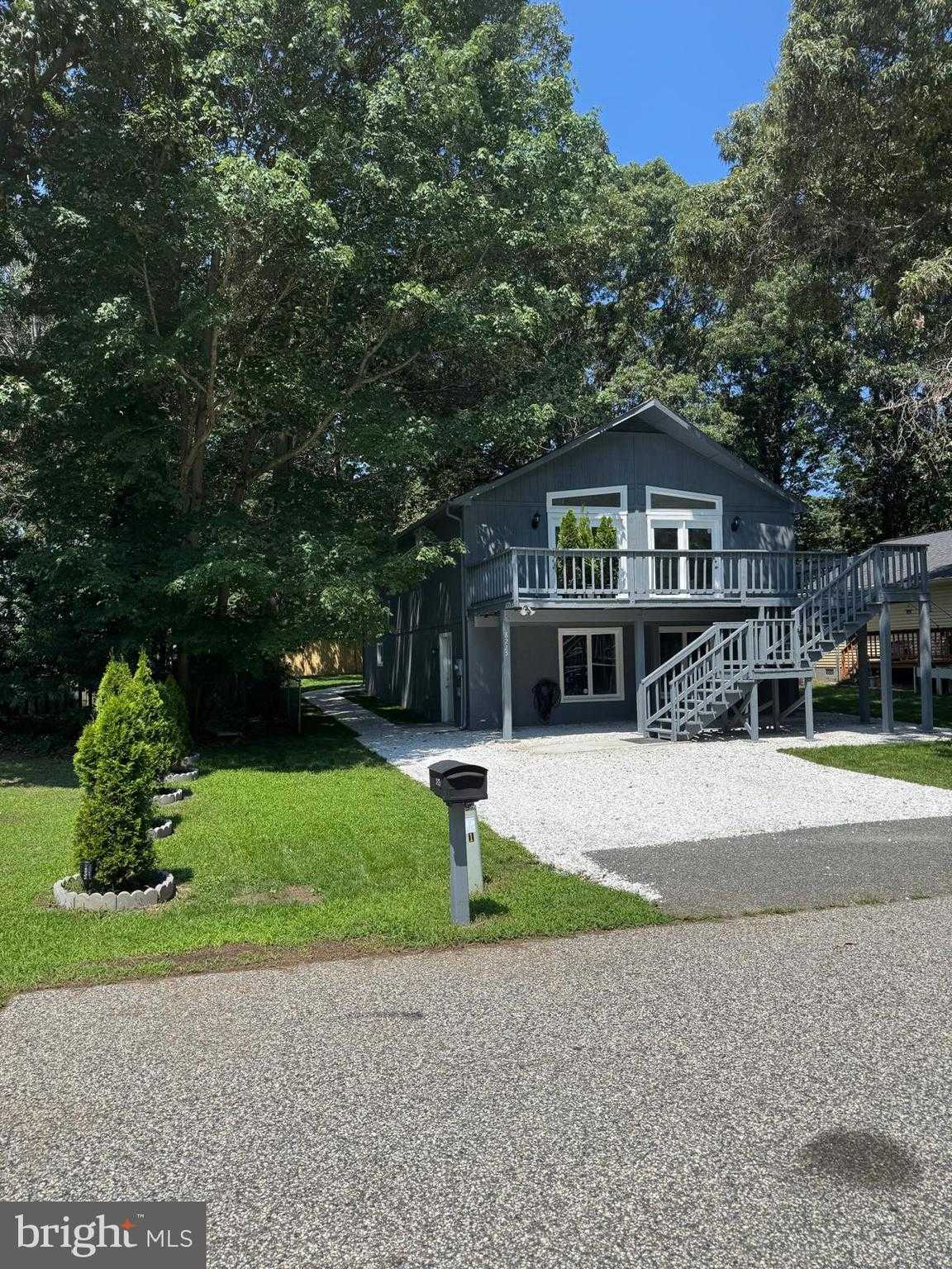 8225 Cedar Ln photo 3