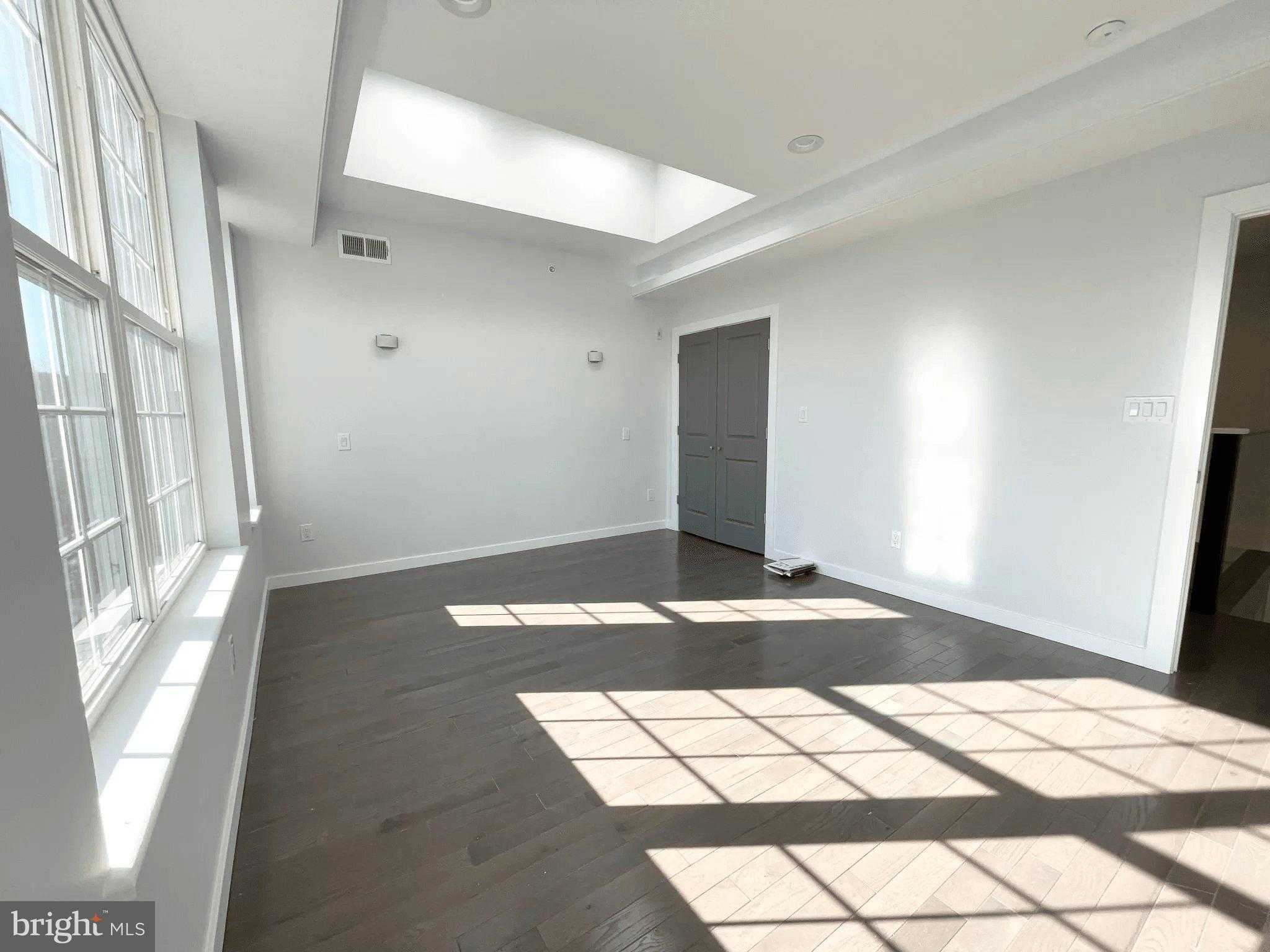 1334 N 7th St Apt 1 photo 16