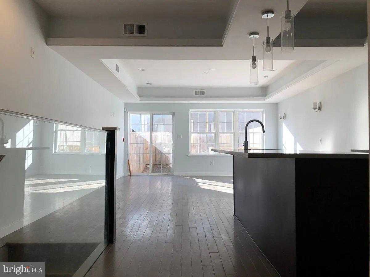 1334 N 7th St Apt 1 photo 26