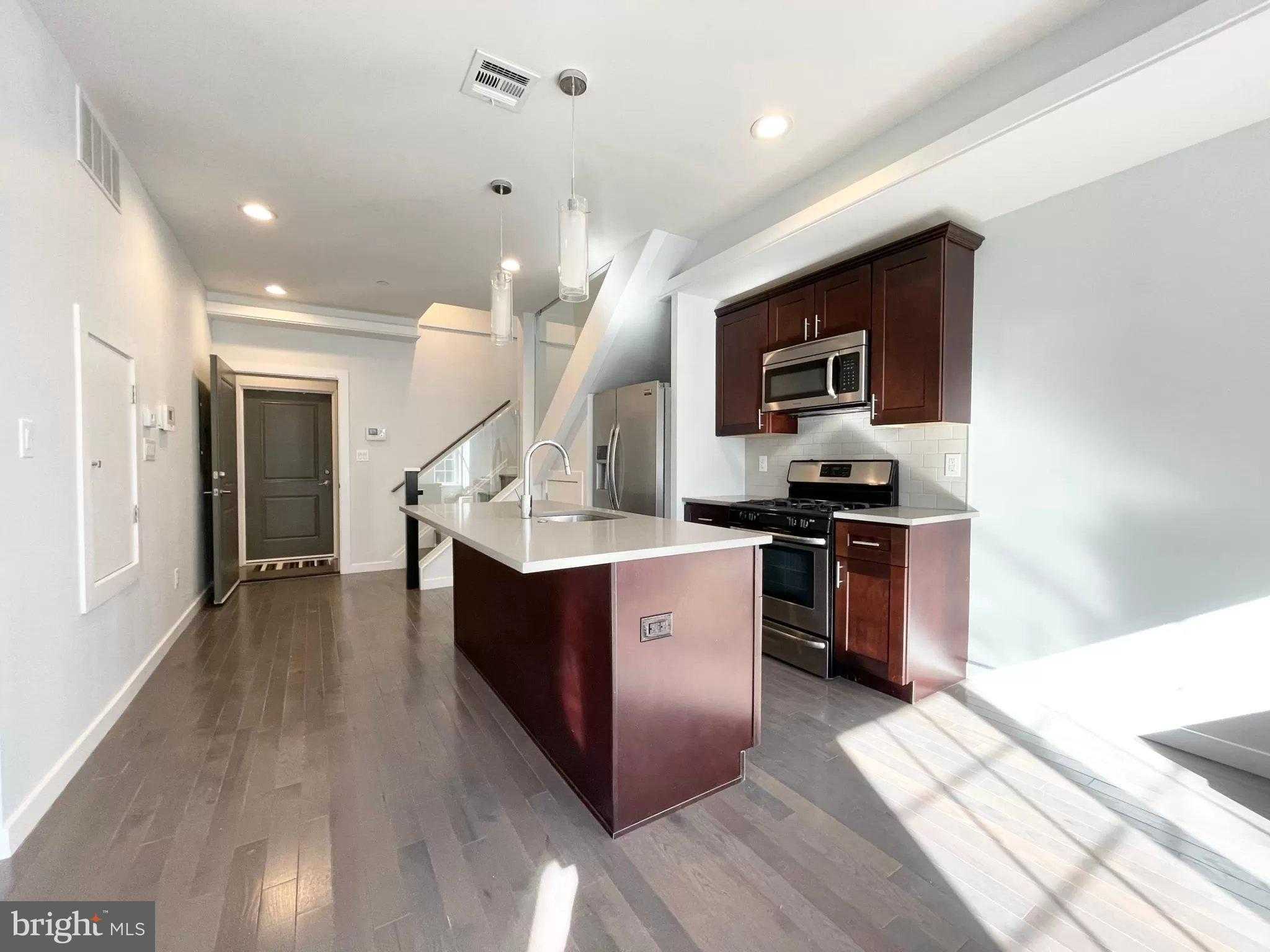 1334 N 7th St Apt 1 photo 31