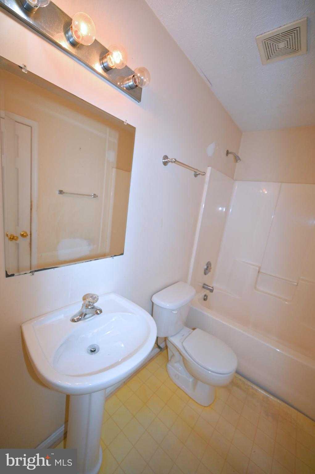 46689 Sandalwood St photo 57