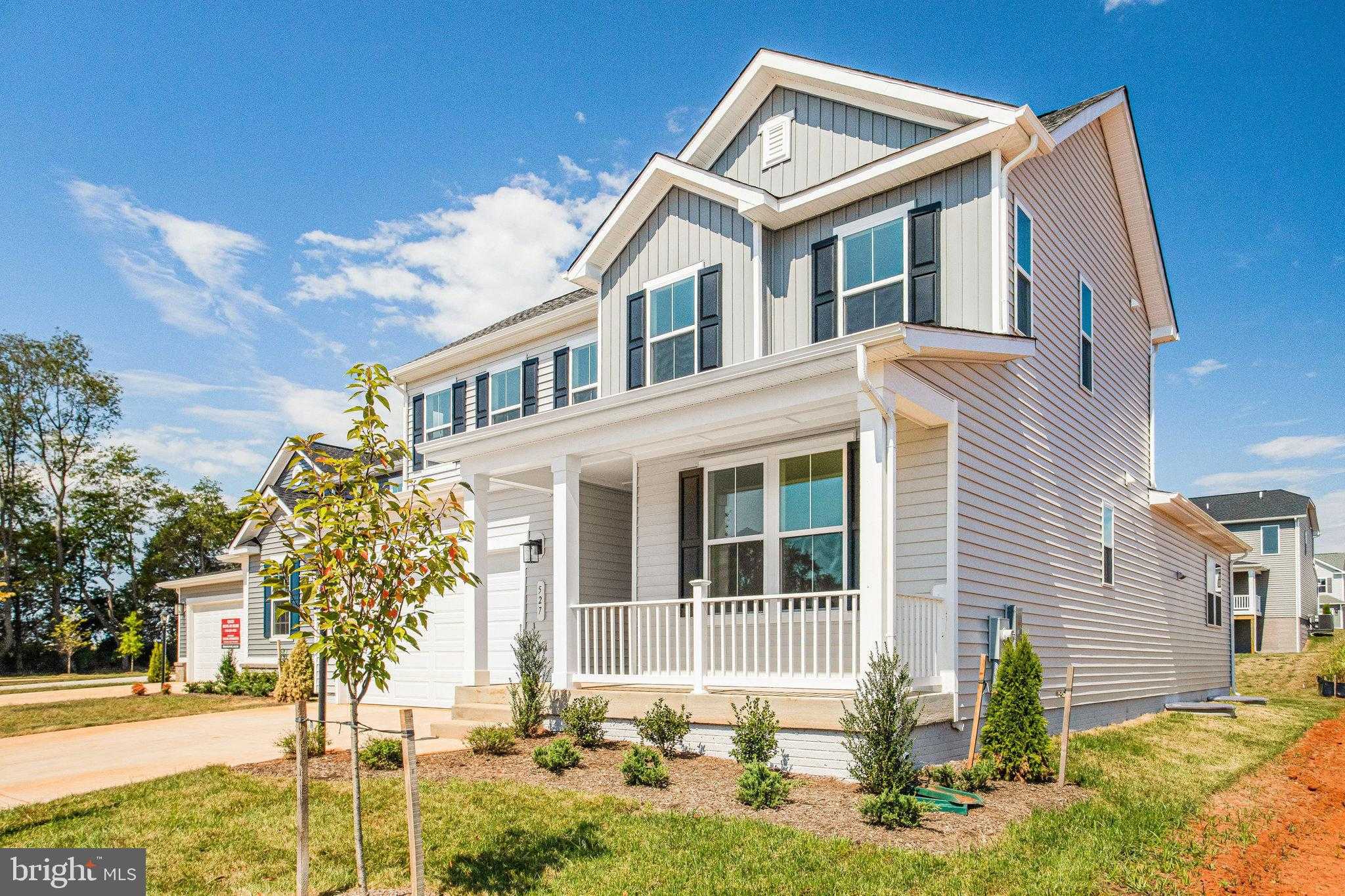 527 Aster Ln photo 2