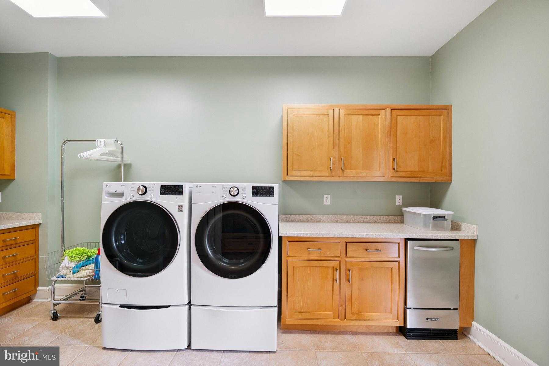 7090 Cooper Point Rd photo 48