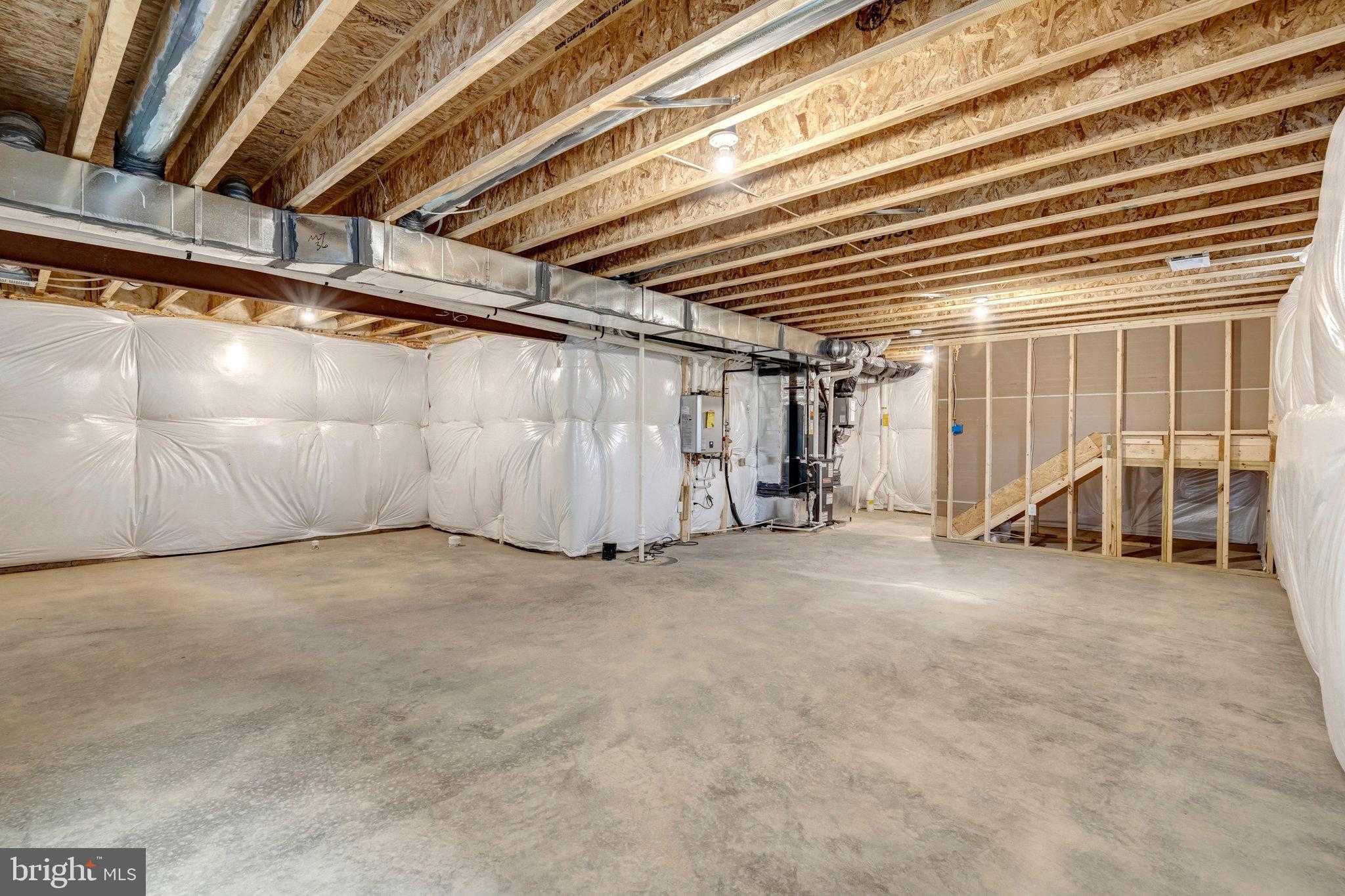 102 Midsummer Ln photo 44