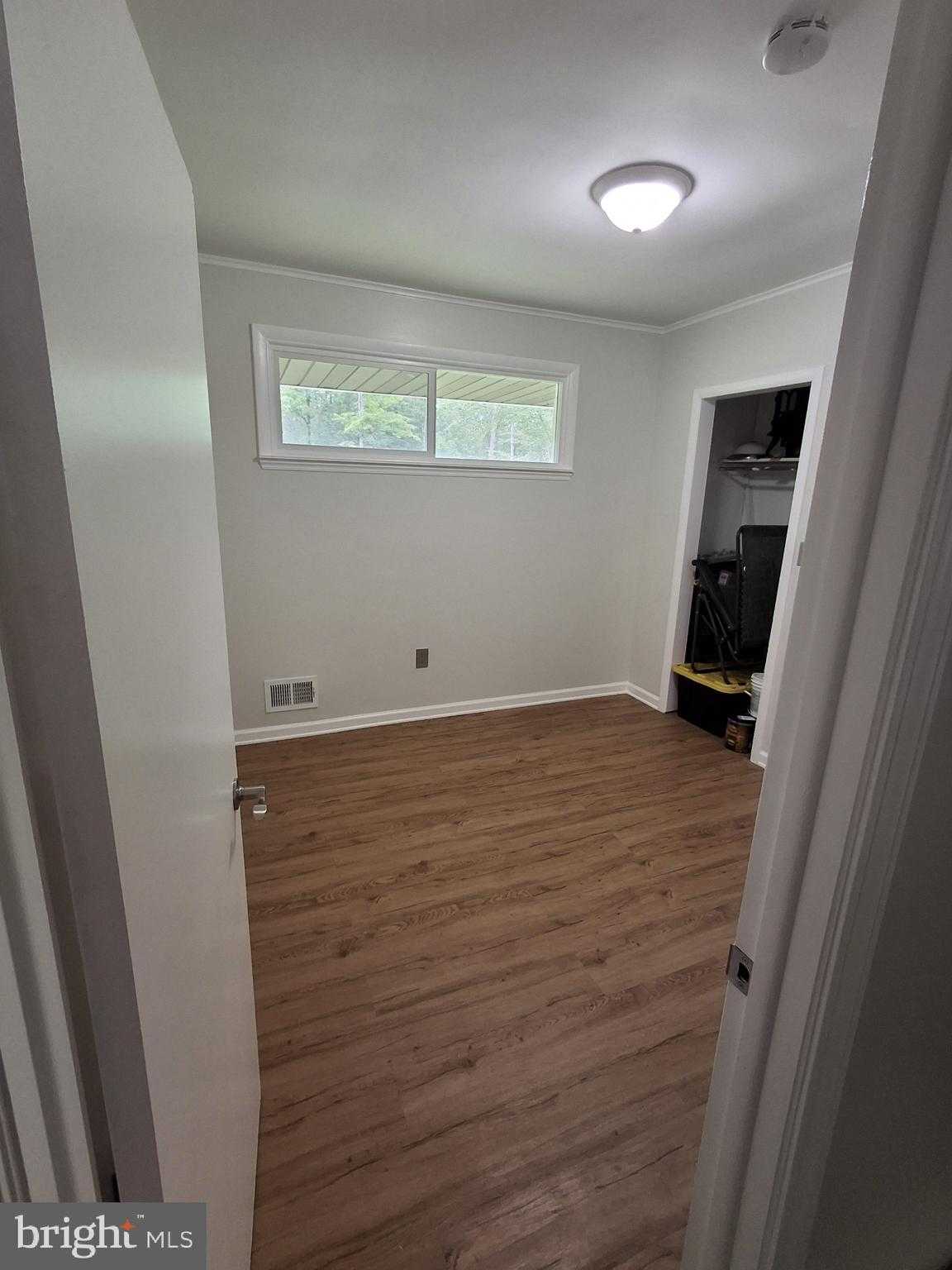 1070 Hayes Rd photo 10